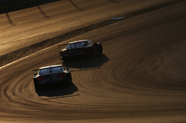 スーパーGT500クラス第2レース決勝: 柳田真孝と本山哲、GT-R同士の争い