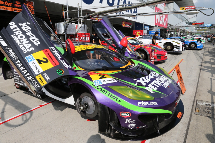 公開車検: エヴァRT初号機アップルMP4-12C（高橋一穂／加藤寛規／カルロ・ヴァン・ダム組）