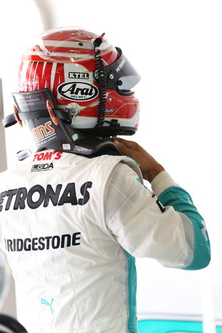 公式練習: 中嶋一貴（PETRONAS TOM'S SC430）