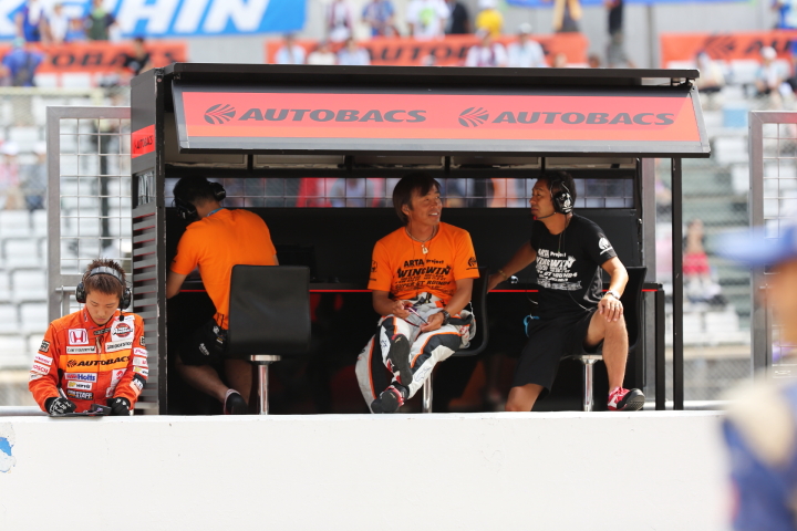 公式練習: 高木真一（ARTA CR-Z GT）