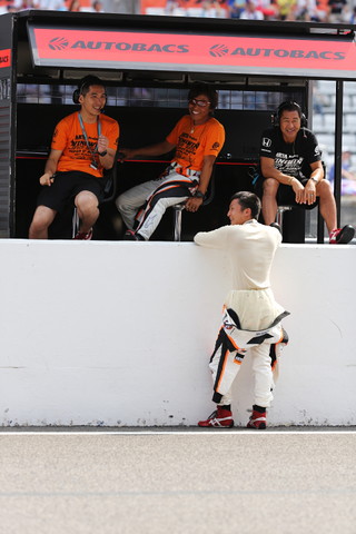 公式練習: 高木真一・野尻智紀（ARTA CR-Z GT）