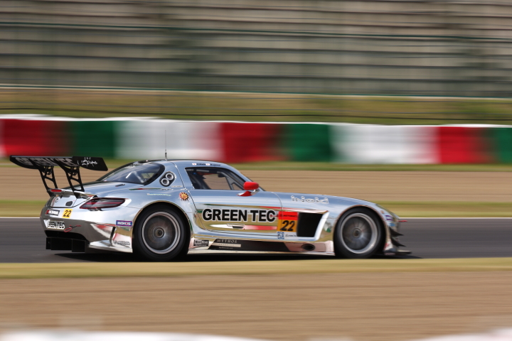 公式練習: グリーンテック SLS AMG GT3（和田久／城内政樹組）