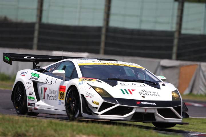 公式練習: マネパ ランボルギーニ GT3（織戸学／青木孝行組）