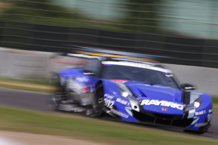 公式練習: RAYBRIG HSV-010（伊沢拓也／小暮卓史組）