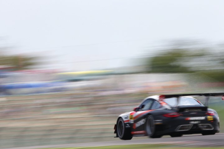 公式練習: HANKOOK PORSCHE（影山正美／藤井誠暢組）