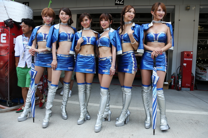 ピットウォーク: レースクイーン