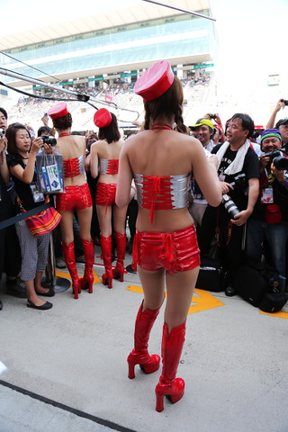 ピットウォーク: レースクイーン