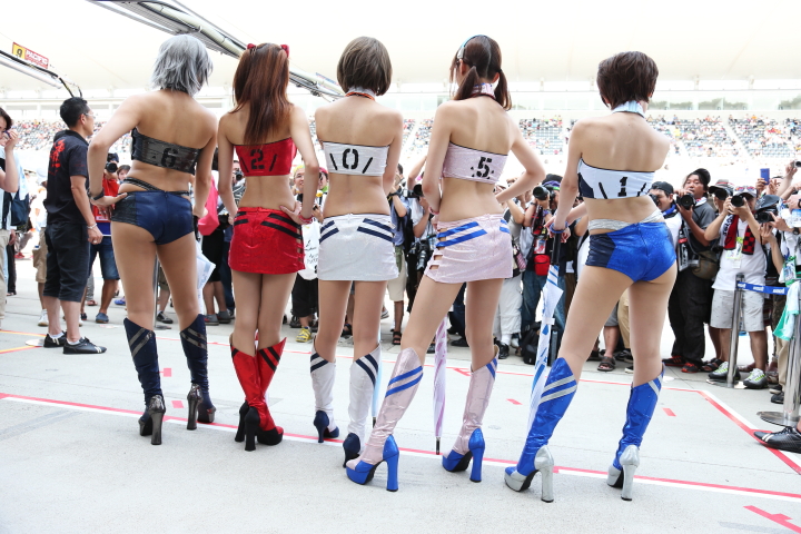 ピットウォーク: レースクイーン