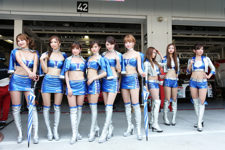 ピットウォーク: レースクイーン