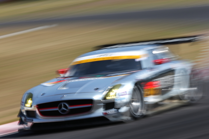 ノックアウト予選Q1: グリーンテック SLS AMG GT3（和田久／城内政樹組）