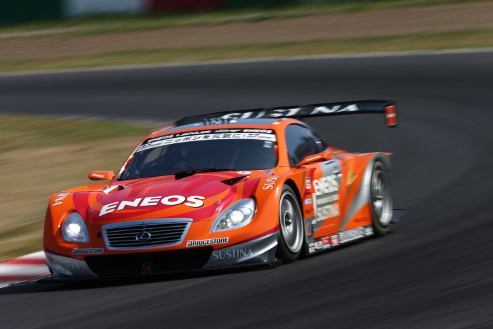 ノックアウト予選Q1: ENEOS SUSTINA SC430（大嶋和也／国本雄資組）