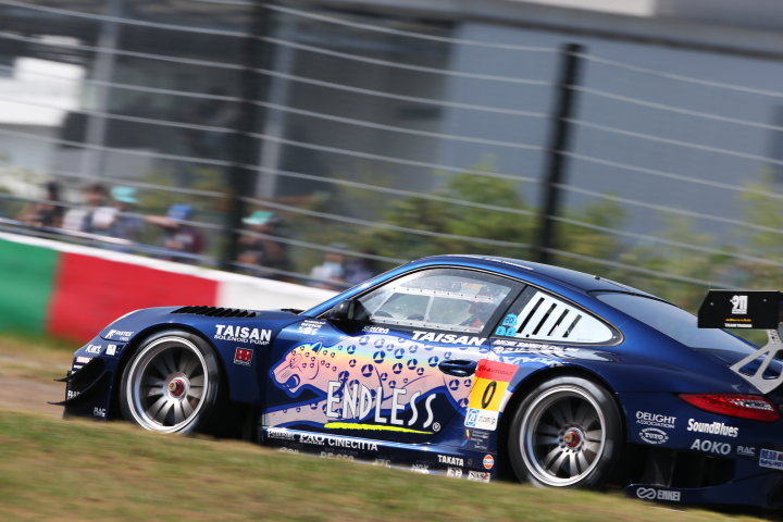 ノックアウト予選Q2: ENDLESS TAISAN PORSCE（峰尾恭輔／横溝直輝組）
