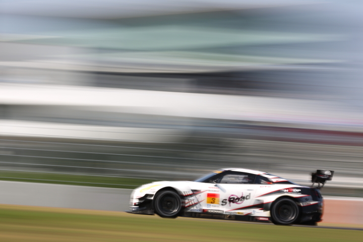 ノックアウト予選Q2: S Road NDDP GT-R（星野一樹／佐々木大樹／ルーカス・オルドネス組）