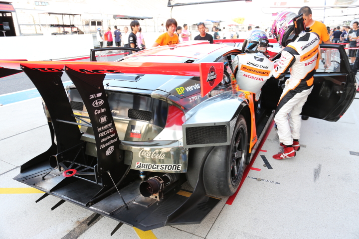 キッズウォーク: ARTA CR-Z GT（高木真一／小林崇志／野尻智紀組）