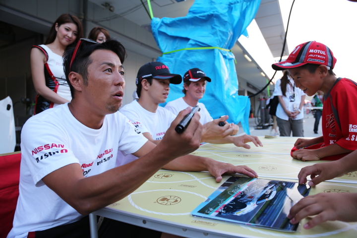 キッズウォーク: 星野一樹、佐々木大樹とルーカス・オルドネス（S Road NDDP GT-R）