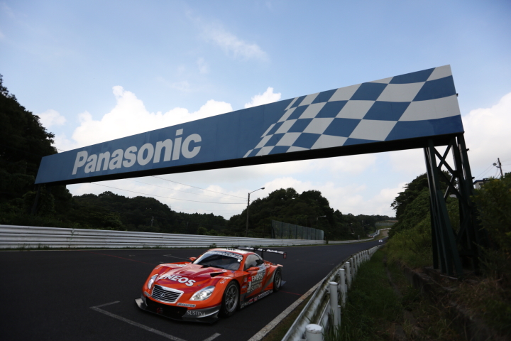 フリー走行: ENEOS SUSTINA SC430（大嶋和也／国本雄資組）