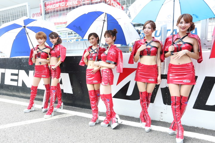 ピットウォーク: レースクイーン