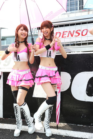 ピットウォーク: レースクイーン