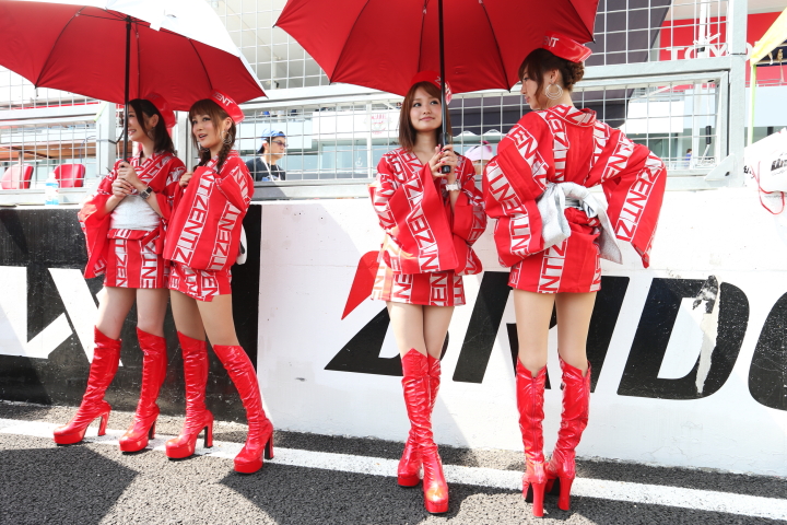 ピットウォーク: レースクイーン