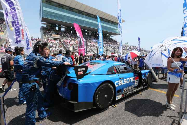 スターティンググリッド: カルソニックIMPUL GT-R（松田次生／ジョアオ・パオロ・デ・オリベイラ組）