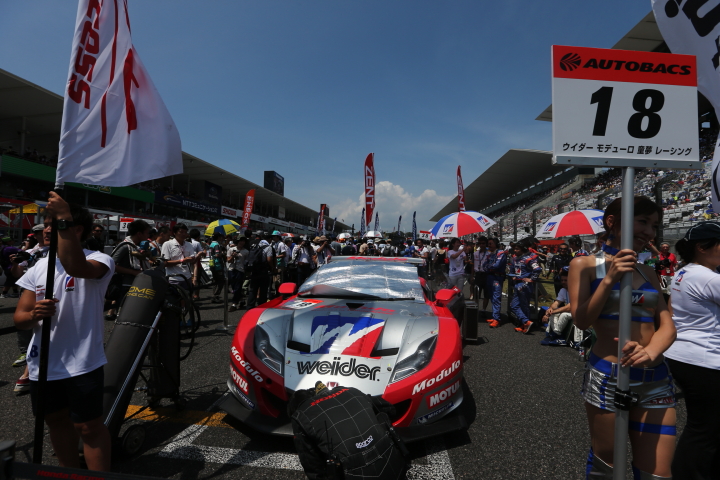 スターティンググリッド: ウイダー モデューロ HSV-010（山本尚貴／フレデリック・マコヴィッキィ組）