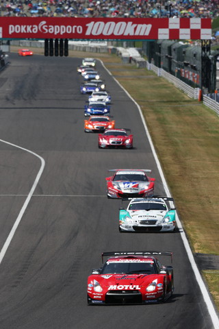決勝レース: 序盤、GT500クラスの先頭集団