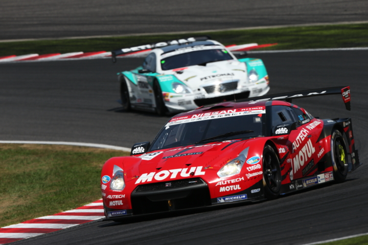 決勝レース: MOTUL AUTECH GT-R（柳田真孝／ロニー・クインタレッリ組）