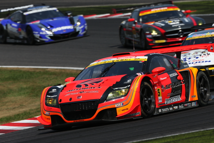決勝レース: ARTA CR-Z GT（高木真一／小林崇志／野尻智紀組）