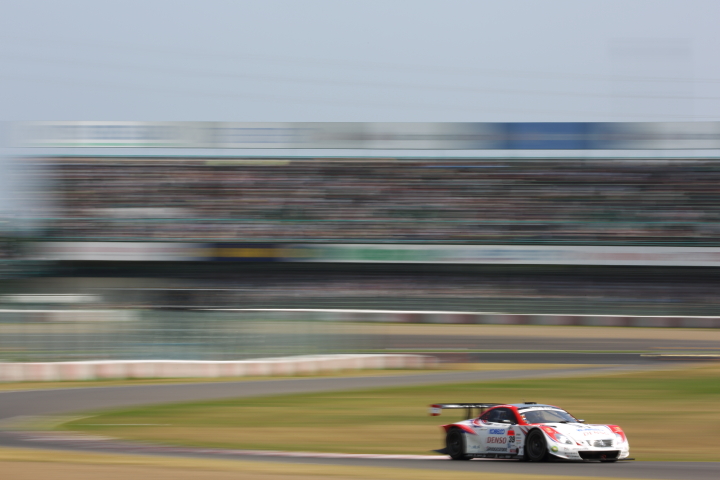 決勝レース: ENSO KOBELCO SC430（脇阪寿一／石浦宏明組）