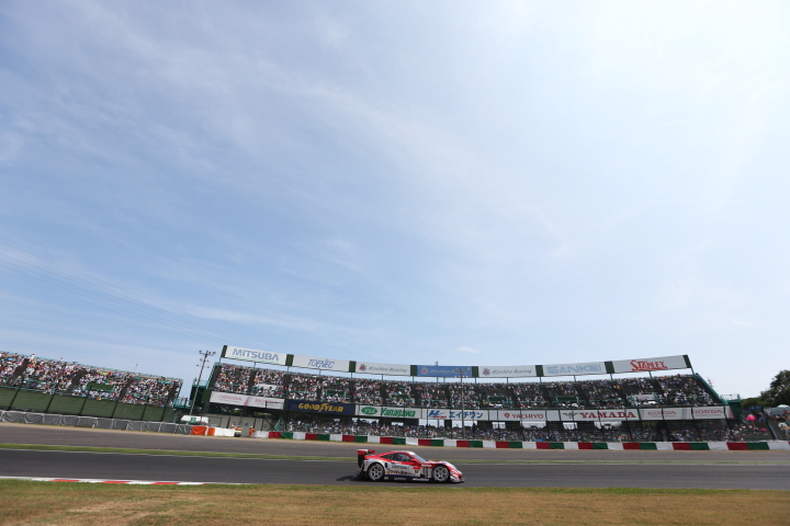 決勝レース: ウイダー モデューロ HSV-010（山本尚貴／フレデリック・マコヴィッキィ組）