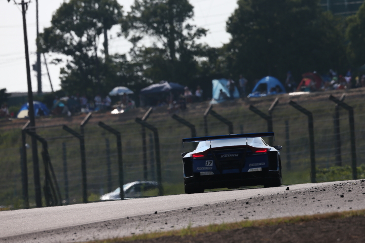 決勝レース: KEIHIN HSV-010（塚越広大／金石年弘組）