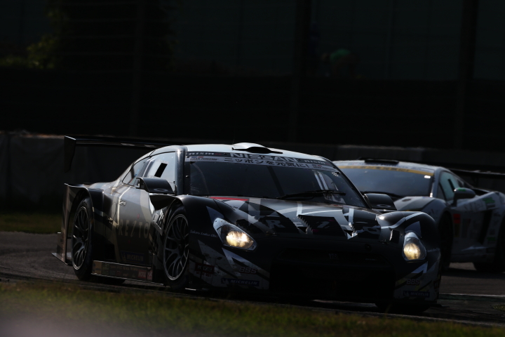 決勝レース: REITO MOLA GT-R （本山哲／関口雄飛組）