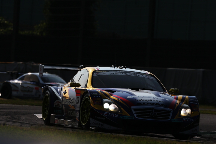 決勝レース: WedsSport ADVAN SC430（荒聖治／アンドレ・クート組）