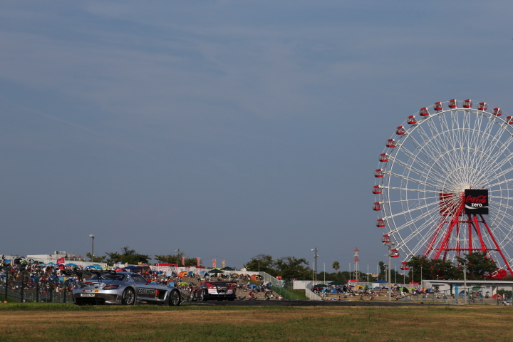 決勝レース: 観覧車とGTマシン