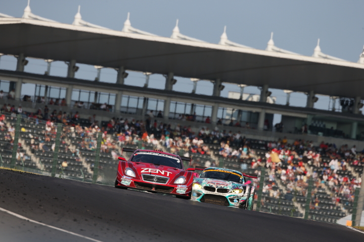 決勝レース: ZENT CERUMO SC430 vs GSR 初音ミク　BMW