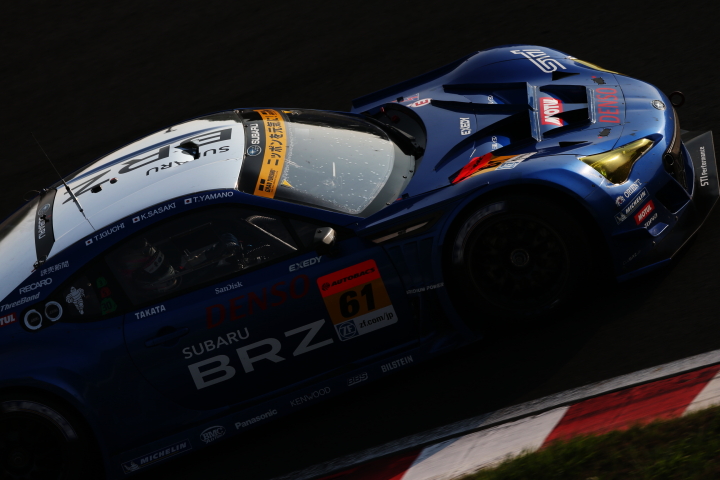 決勝レース: SUBARU BRZ R&D SPORT（山野哲也／佐々木孝太／井口卓人組）