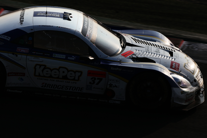 決勝レース: KeePer TOM'S SC430（伊藤大輔／アンドレア・カルダレッリ組）