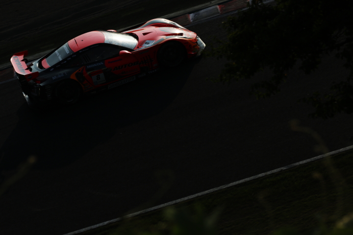 決勝レース: ARTA HSV-010（ラルフ・ファーマン／松浦孝亮組）