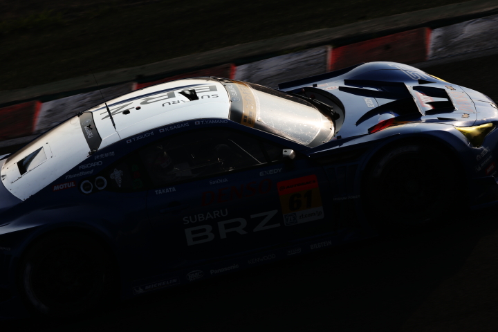 決勝レース: SUBARU BRZ R&D SPORT（山野哲也／佐々木孝太／井口卓人組）