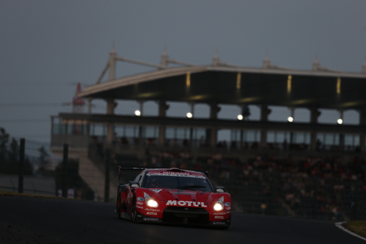 決勝レース: MOTUL AUTECH GT-R（柳田真孝／ロニー・クインタレッリ組）