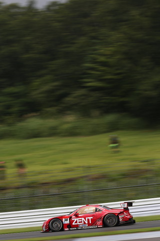 公式練習: GT500:ZENT CERUMO SC430（立川祐路／平手晃平組）