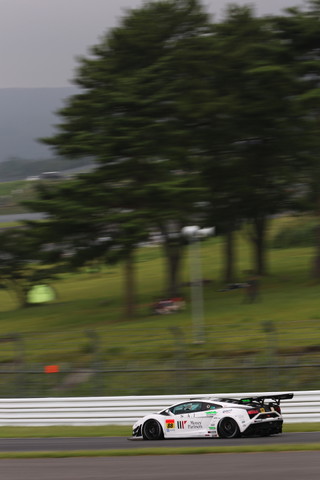 公式練習: GT300:マネパ ランボルギーニ GT3（織戸学／青木孝行組）