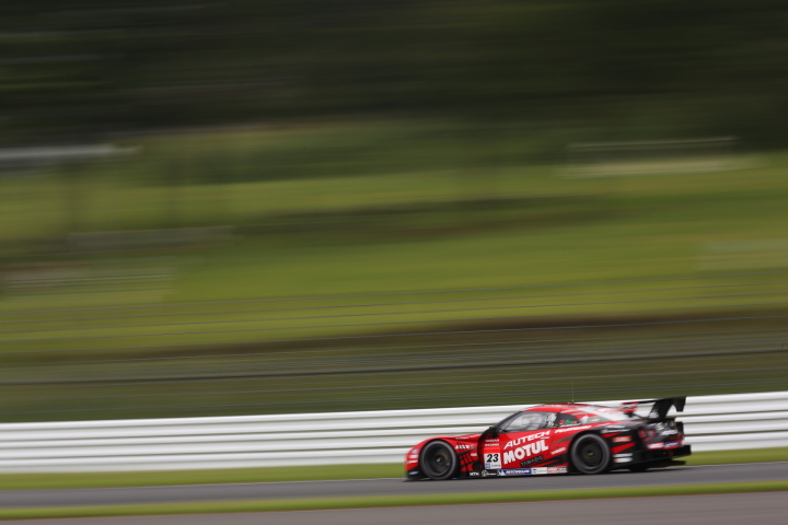 公式練習: GT500:MOTUL AUTECH GT-R（柳田真孝／ロニー・クインタレッリ組）