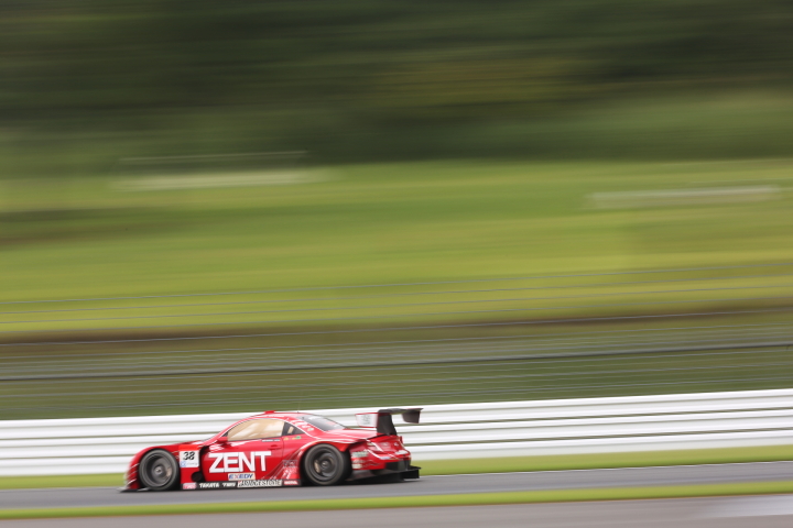 公式練習: GT500:ZENT CERUMO SC430（立川祐路／平手晃平組）