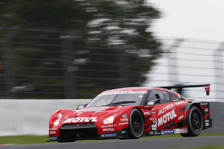 公式練習: GT500:MOTUL AUTECH GT-R（柳田真孝／ロニー・クインタレッリ組）