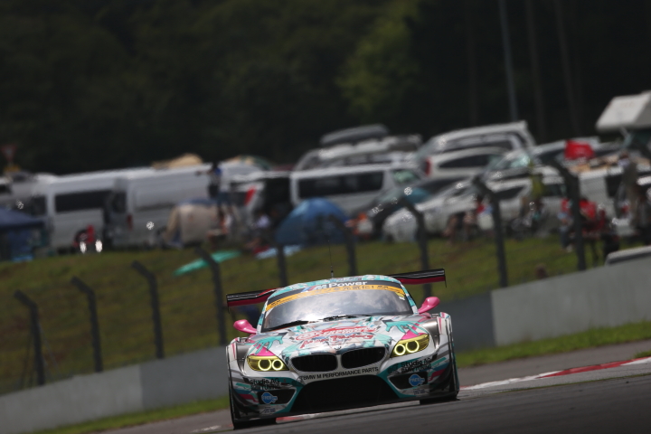 公式練習: GT300:GSR 初音ミク　BMW（谷口信輝／片岡龍也組）