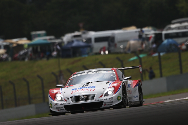 公式練習: GT500:DENSO KOBELCO SC430（脇阪寿一／石浦宏明組）