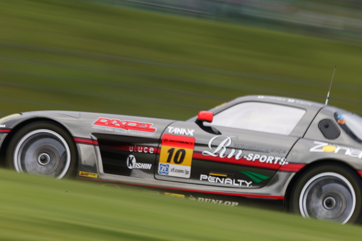 公式練習: GT300:GAINER Rn-SPORTS DIXCEL SLS（田中哲也／植田正幸組）