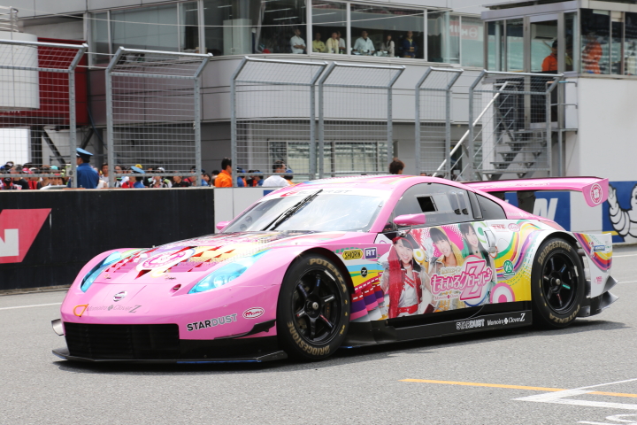 ピットウォーク: ももいろクローバーZ