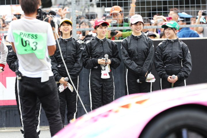 ピットウォーク: ももいろクローバーZ